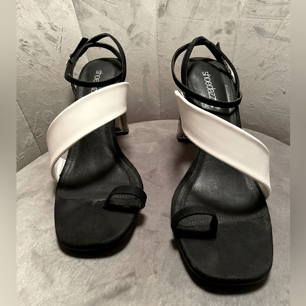 Beautiful Sandals by ShoeDazzle